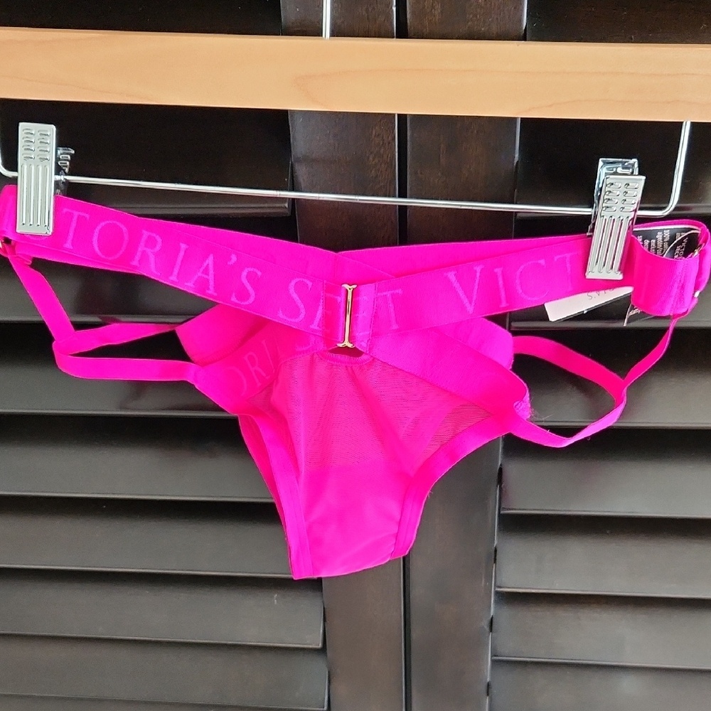 Victorias Secret Strappy Crossover Cut Out Cheeky V Ring Panties - Picture 4 of 7